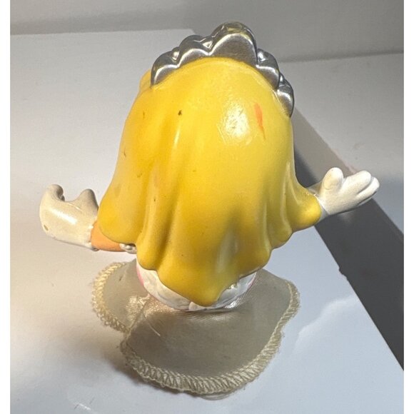 Little People Princess Elizabeth FigureBlonde Hair Tiara Collectible Toy 3 Inche - Picture 3 of 6